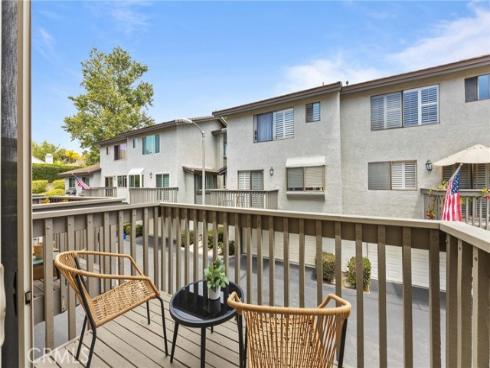 3 Moon Shadow , Irvine, CA
