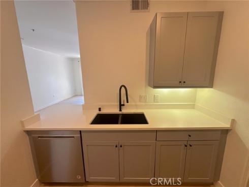 2414 Watermarke , Irvine, CA