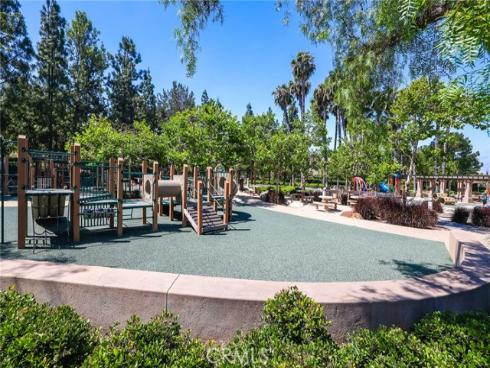 16 Spyrock , Irvine, CA