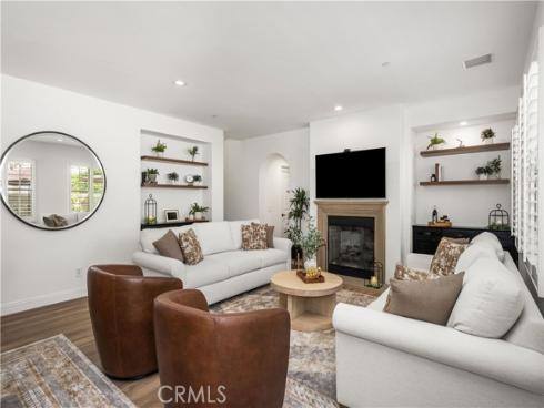 54  Great Lawn  , Irvine, CA