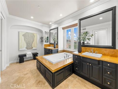 28  Blue Summit  , Irvine, CA