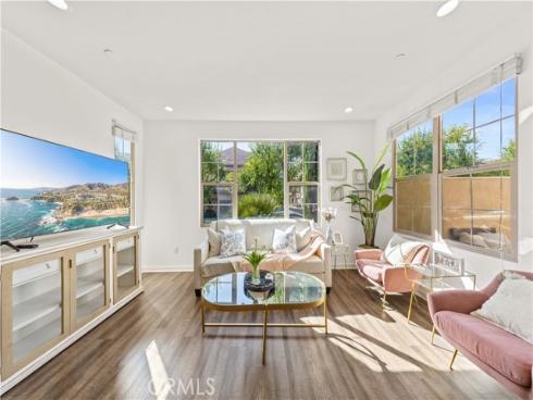 56 Bay Layrel