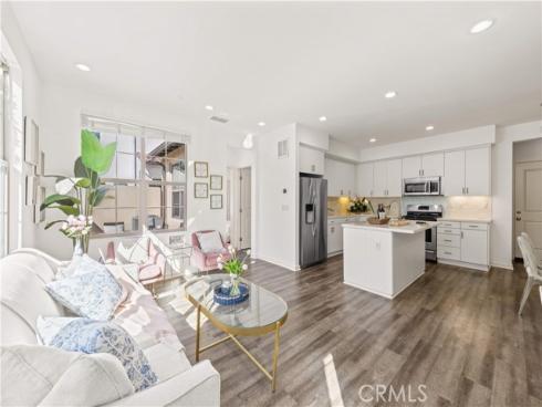 56 Bay Layrel , Irvine, CA