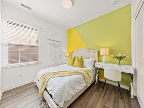 56 Bay Layrel , Irvine, CA