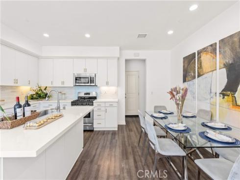 56 Bay Layrel , Irvine, CA