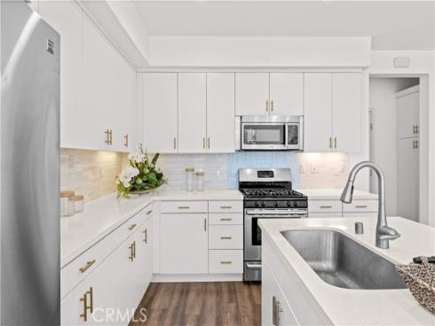 56 Bay Layrel , Irvine, CA