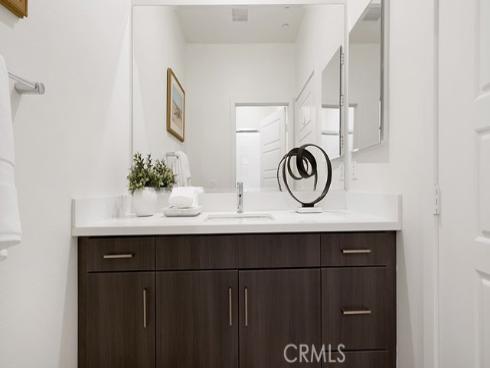 252 Harringay , Irvine, CA