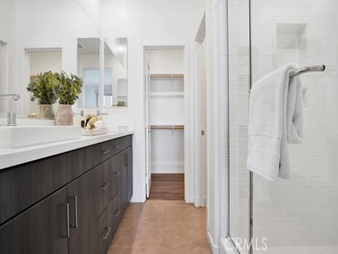 252 Harringay , Irvine, CA