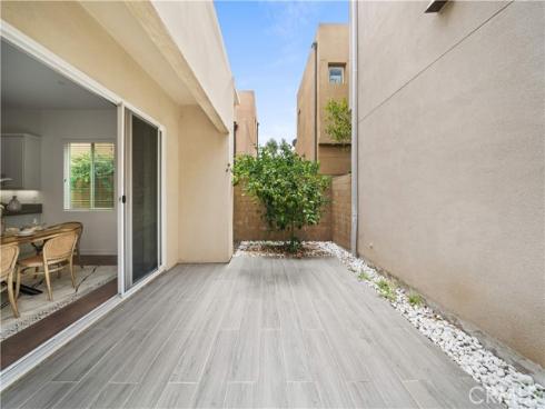 229 Radial , Irvine, CA