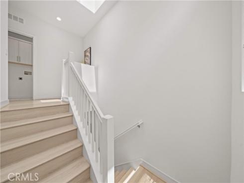 229 Radial , Irvine, CA
