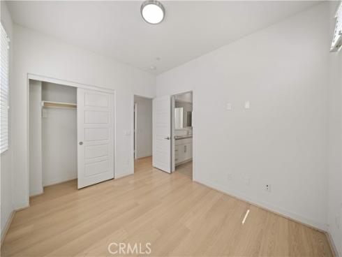 229 Radial , Irvine, CA