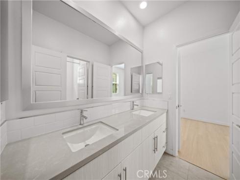 229 Radial , Irvine, CA