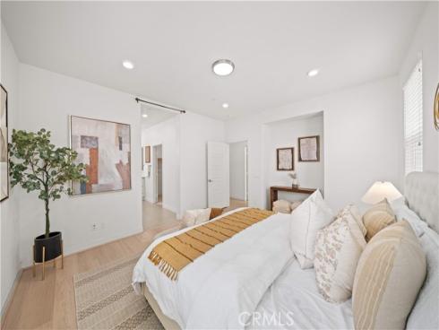 229 Radial , Irvine, CA