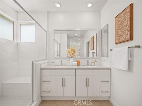 229 Radial , Irvine, CA