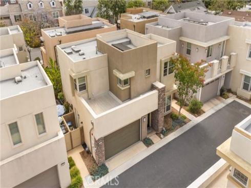 229 Radial , Irvine, CA