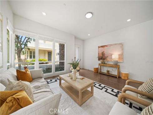229 Radial , Irvine, CA