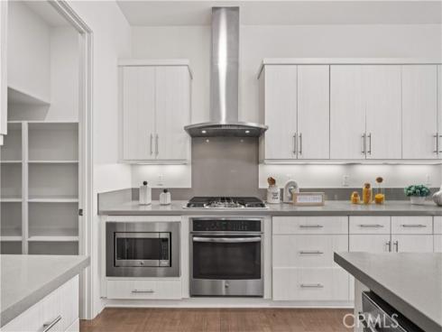 229 Radial , Irvine, CA