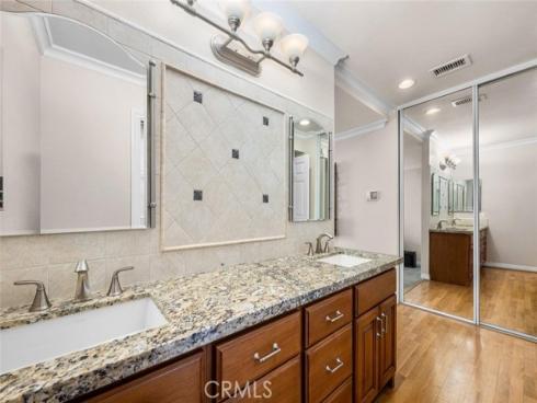 9 Badger Pass , Irvine, CA