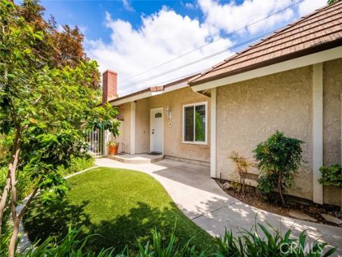 9 Badger Pass , Irvine, CA