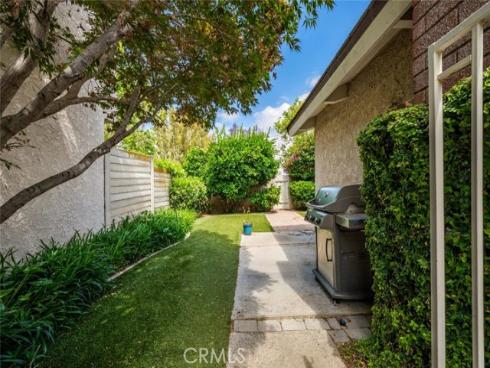 9 Badger Pass , Irvine, CA
