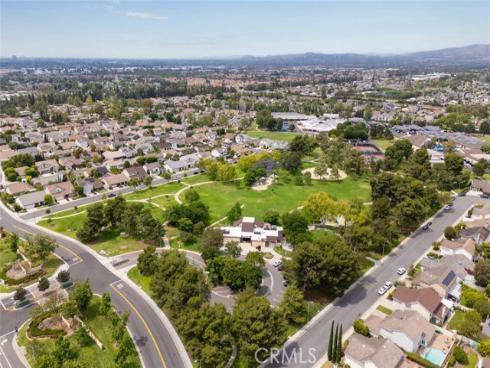 9 Badger Pass , Irvine, CA