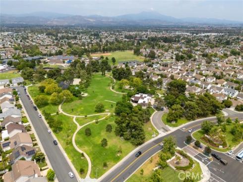 9 Badger Pass , Irvine, CA