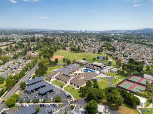 9 Badger Pass , Irvine, CA