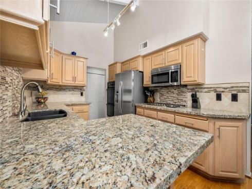 9 Badger Pass , Irvine, CA