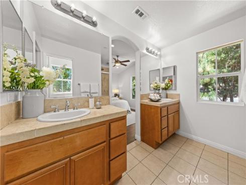 40 Trailing Vine , Irvine, CA