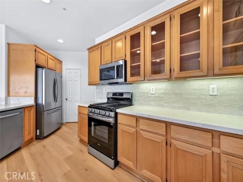447 Ridgeway , Irvine, CA
