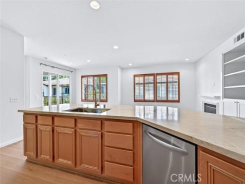 447 Ridgeway , Irvine, CA