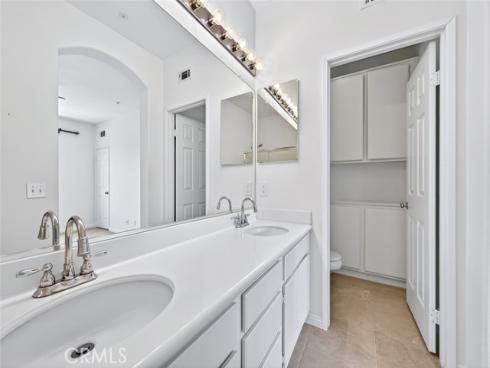 447 Ridgeway , Irvine, CA