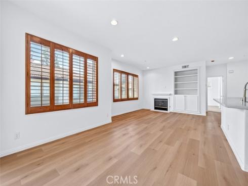 447 Ridgeway , Irvine, CA