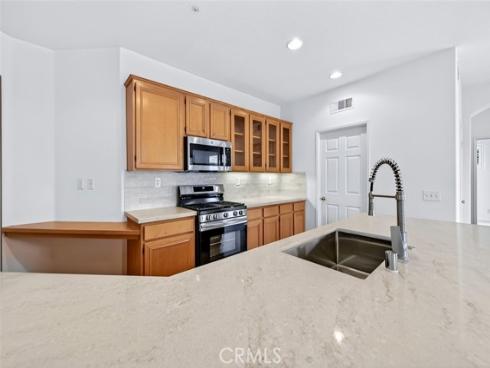 447 Ridgeway , Irvine, CA