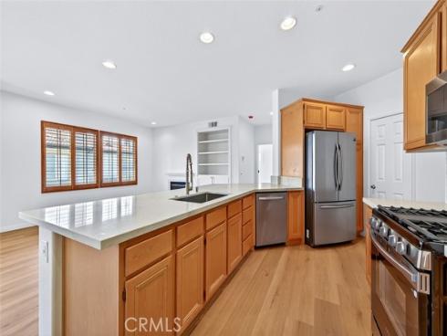 447 Ridgeway , Irvine, CA