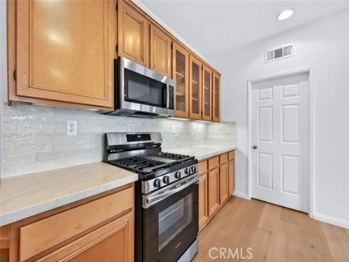 447 Ridgeway , Irvine, CA