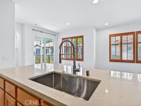 447 Ridgeway , Irvine, CA