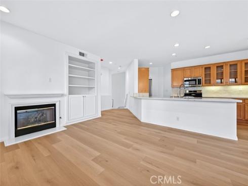 447 Ridgeway , Irvine, CA