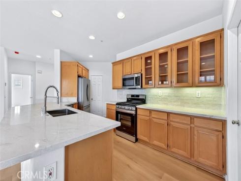 447 Ridgeway , Irvine, CA