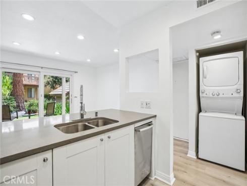 288 Tangelo , Irvine, CA