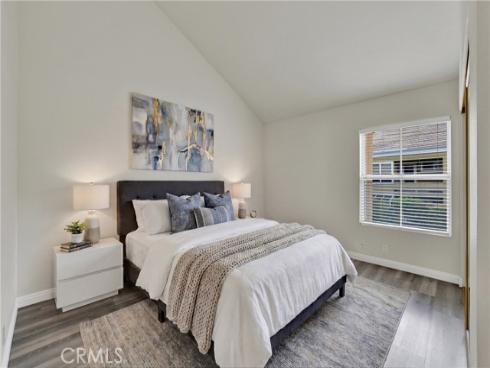 24 Vassar Aisle , Irvine, CA
