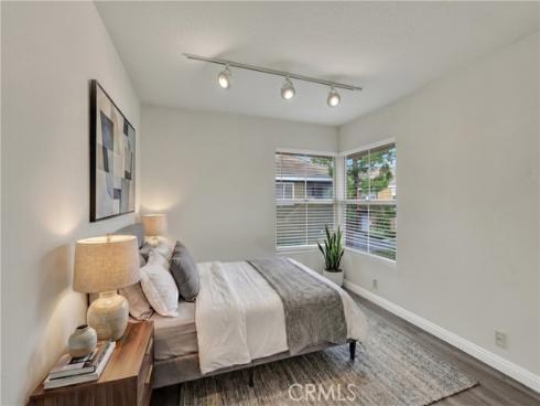 24 Vassar Aisle , Irvine, CA