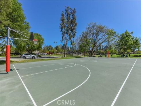 7 Bayleaf Ln , Irvine, CA