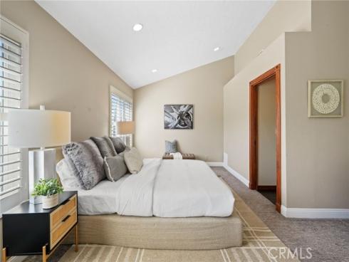 17 Deerwood , Irvine, CA