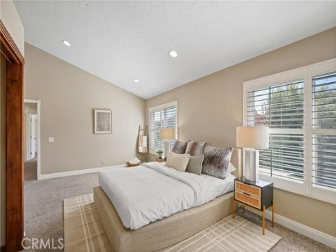 17 Deerwood , Irvine, CA
