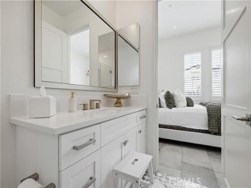 119  Balance  , Irvine, CA