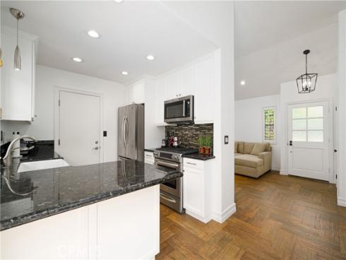 20  Wintermist  86 , Irvine, CA