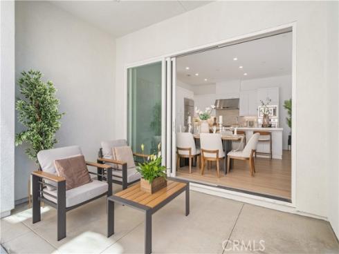 608 Chinon , Irvine, CA