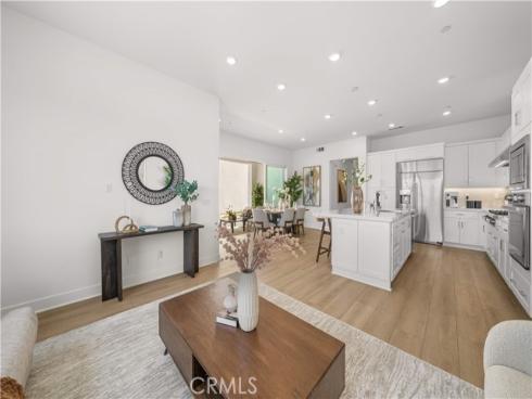 608 Chinon , Irvine, CA