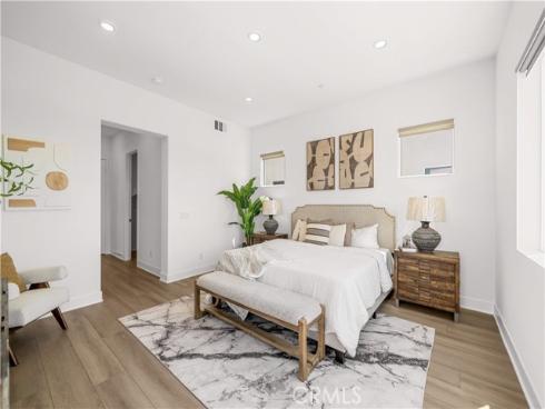 608 Chinon , Irvine, CA